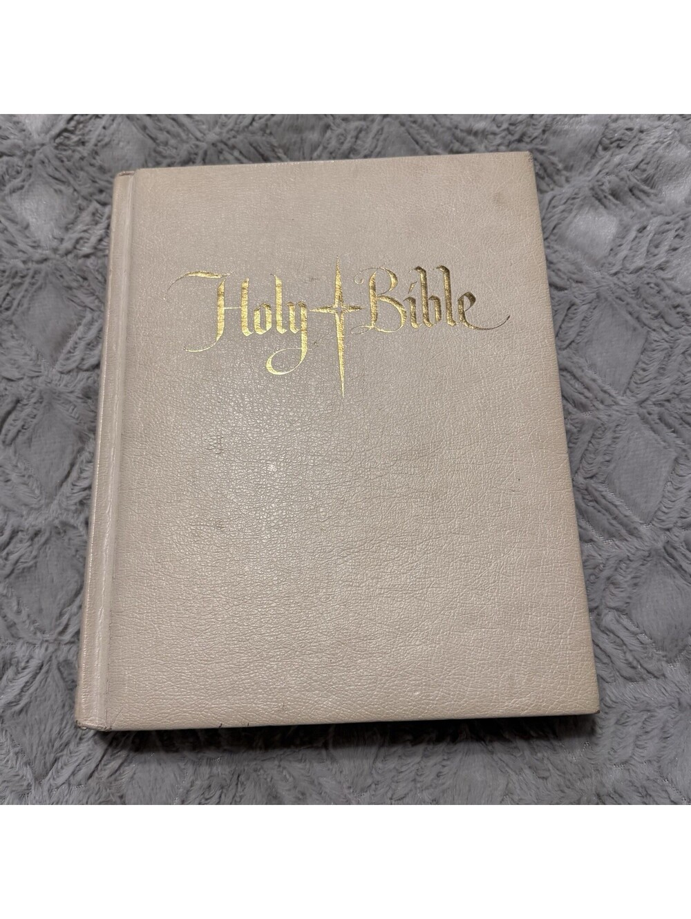 Vintage Large HOLY BIBLE King James Version White Good Counsel Publishing 1965